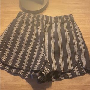 brandy melville shorts with pockets